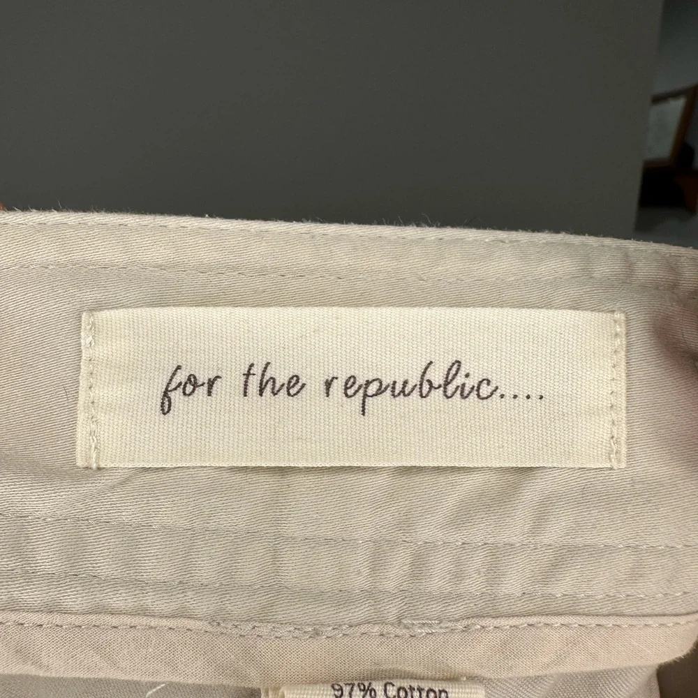 For‎ The Republic Women's  Mid Rise Bermuda Beige Shorts Size 2